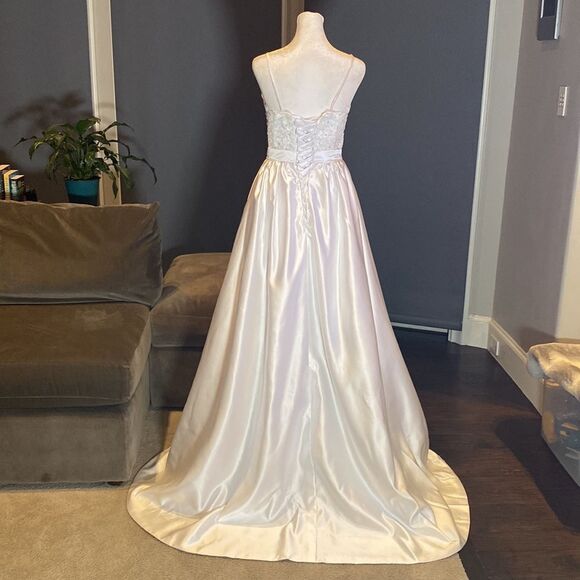 Women’s White Satin Full Length Prom Party Dress Corset Back Size 2 NWOT - Picture 5 of 12